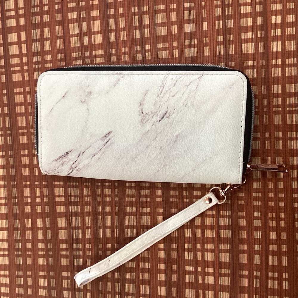 Clutch Purse-DO NOT PURCHASE! 🙏